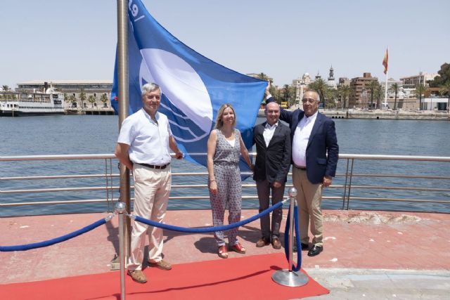 El Real Club de Regatas de Cartagena ya luce su Bandera Azul