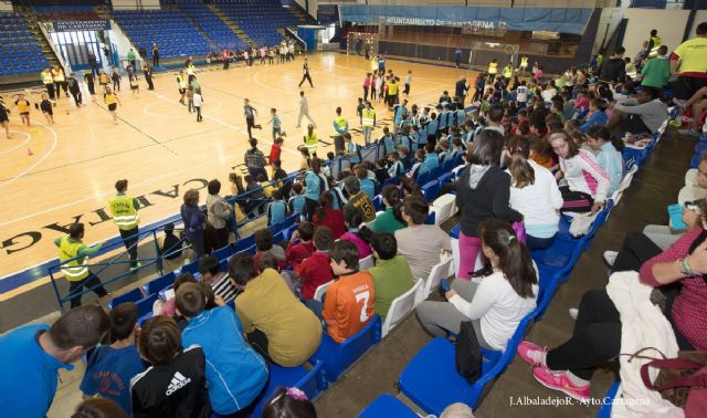 Cerca de 400 escolares participaran en el Programa MacroAde Jugando al Futbol Sala