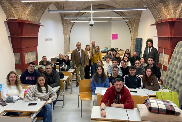 El Ayuntamiento hará seguimiento del acuerdo alcanzado para la Escuela de Enfermería de Cartagena en el que ha participado la alcaldesa