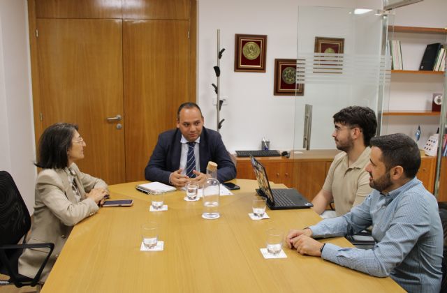 Consejería y UMU informan a los estudiantes sobre el convenio de cesión de los estudios de Enfermería de Cartagena