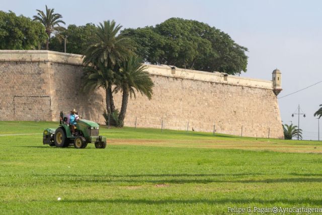 Comienza la operación de refuerzo de la pradera de El Batel