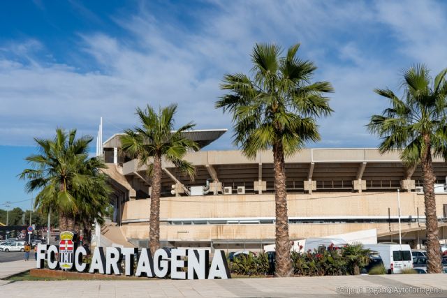 El fútbol vuelve al Estadio Municipal Cartagonova este domingo con el trofeo Carabela de Plata