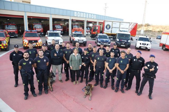 El Ayuntamiento desplaza a Valencia un contingente de 19 personas, nueve vehículos, drones y tres perros de rescate