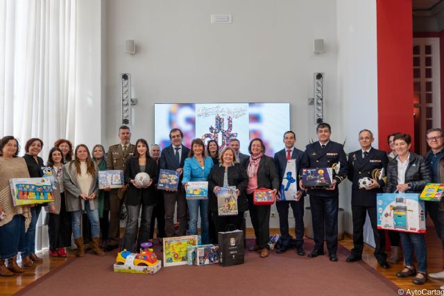 Ya se pueden llevar juguetes al Palacio de Deportes para los niños necesitados de Cartagena