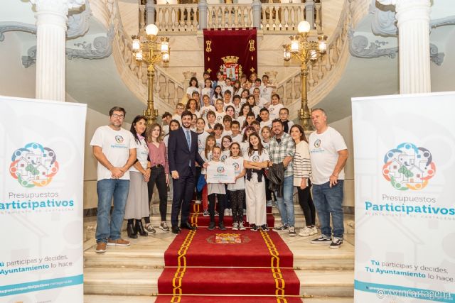 Los colegios e institutos de Cartagena ya están listos para decidir qué mejoras quieren con los presupuestos participativos del Ayuntamiento