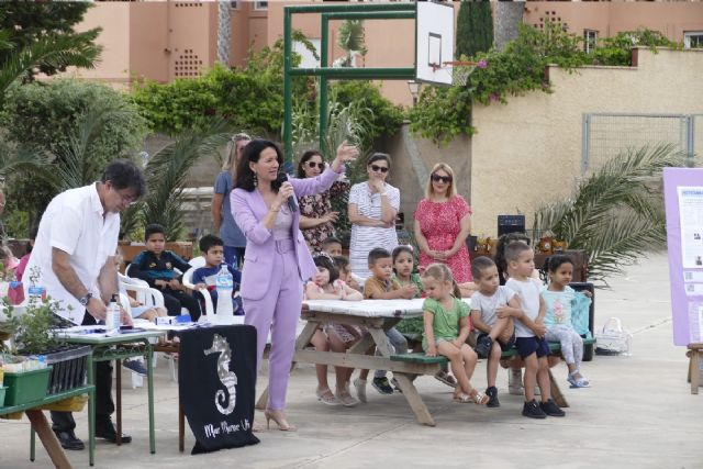 El CEIP La Concepción regala encinas a 53 colegios de la Comarca