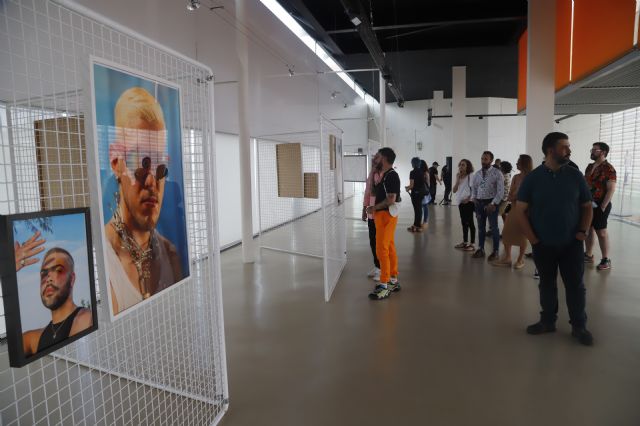 El Auditorio El Batel se suma al día del Orgullo con la exposición ´Pride everyday´