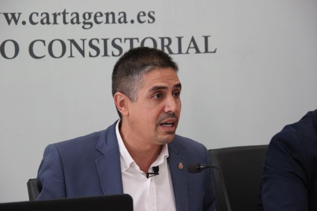 MC: López Miras (PP) se ceba con los escolares cartageneros