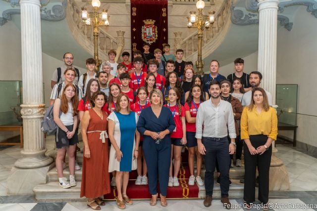 Estudiantes extranjeros visitan Cartagena junto a alumnos de San Vicente de Paúl como parte del programa Erasmus+