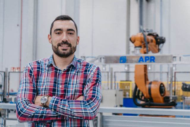 Un alumno del Máster en Industria 4.0 implanta un programa de control en una fábrica de invernaderos