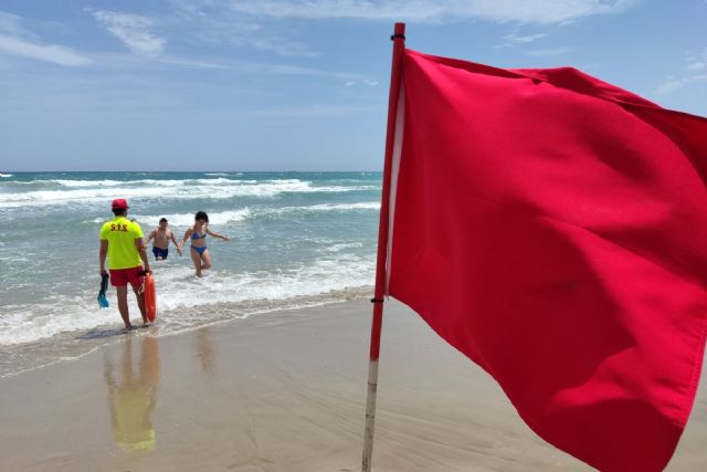 Bandera roja en media docena de playas de Cartagena este viernes 4 de agosto