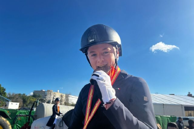 El cartagenero Alejandro Navarro revalida el título de campeón de mundo de doma clásica en el Salón Internacional del Caballo celebrado en Sevilla