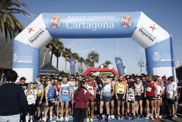 Cartagena conmemora a lo grande sus 30 años de media maratón