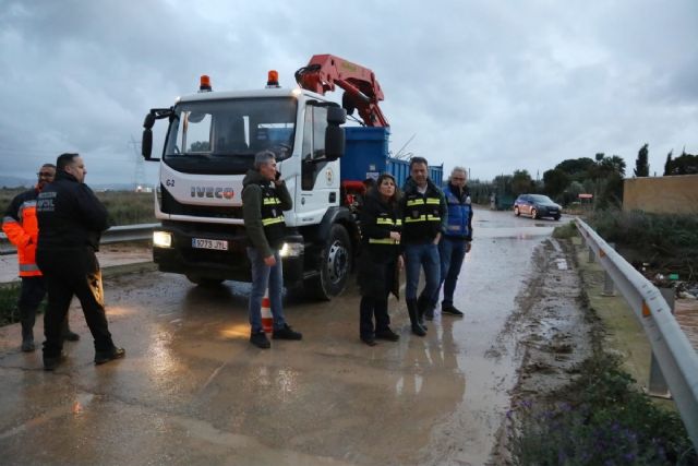 El Ayuntamiento despliega servicios preventivos en una jornada matinal sin incidencias por lluvia en Cartagena