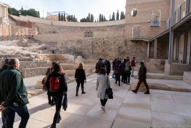 Vuelven las visitas al Pórtico del Teatro Romano de Cartagena en el mes de abril