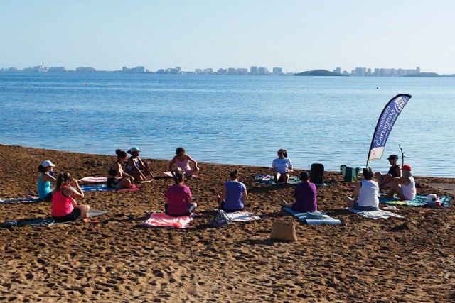 Ponte en forma en agosto practicando gratis aquagym, pilates, yoga, aeróbic o gimnasia en 14 playas de Cartagena