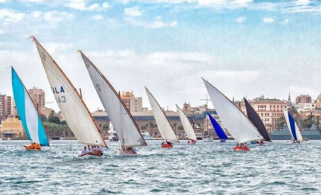 La dársena del puerto Cartagena alberga una regata de vela latina este sábado y domingo