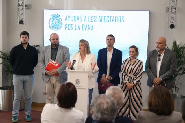 El Ayuntamiento dona su fondo de contingencia por decisión de la Corporación y envía 10 vehículos más a la zona de la DANA