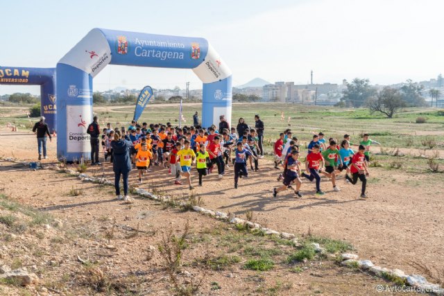 Mil jóvenes de 51 centros escolares corren el cross escolar de Cartagena