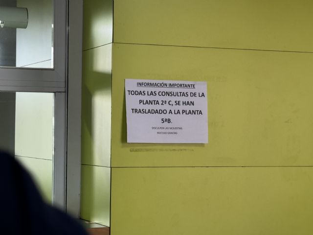 MC denuncia cierre de plantas y quirófanos en el Rosell por la falta de previsión para cubrir las vacaciones de los profesionales sanitarios durante Semana Santa