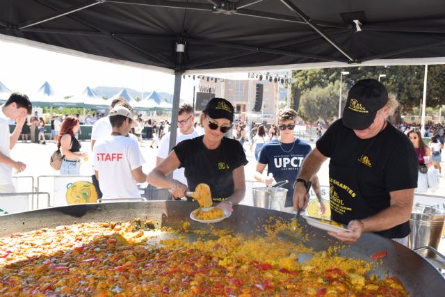 Paella multitudinaria para la apertura festiva del curso