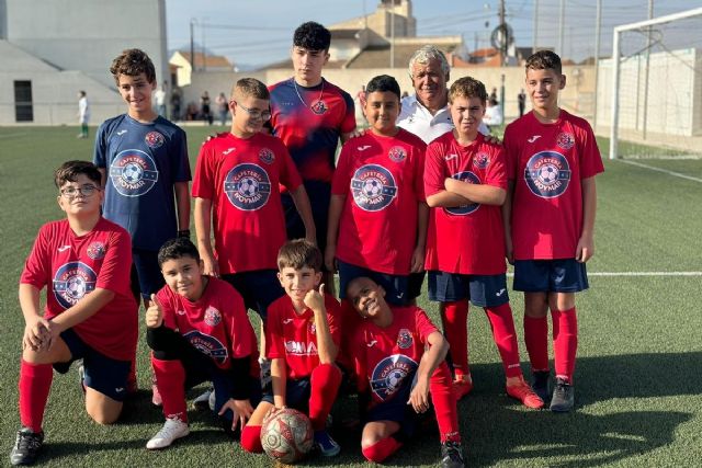 Los equipos con nuevas victorias en la segunda jornada de la liga de fútbol base toman posiciones en la zona alta de la tabla clasificatoria