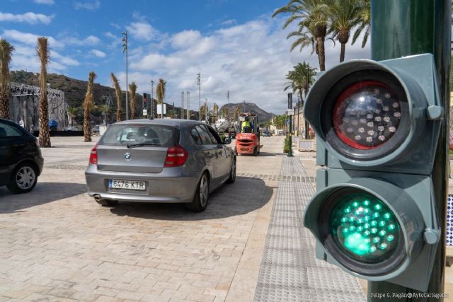 Ya se puede pagar el sello del coche en Cartagena por Bizum o tarjeta bancaria