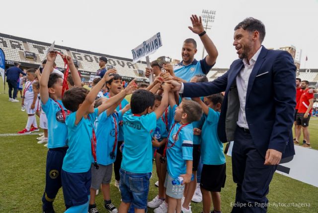 La Liga Comarcal de Fútbol Base clausura la temporada con más de 8.000 personas en el Cartagonova