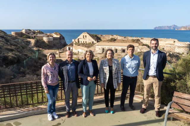 Cartagena integra en una senda peatonal las baterías del entorno de Cala Cortina