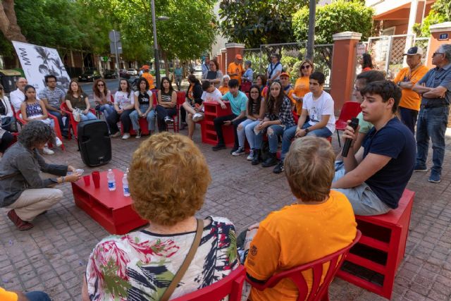 Mucho Más Mayo celebra un encuentro intergeneracional sobre los cambios de modelo de vida