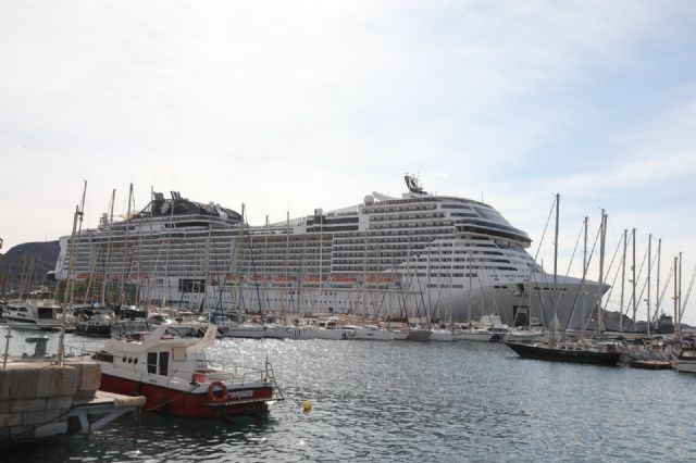 Primera escala del crucero MSC Virtuosa en el Puerto de Cartagena