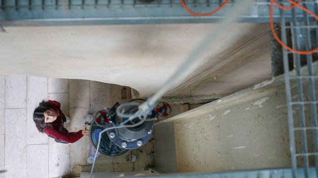 Instalan un tanque para realizar ensayos con las boyas perfiladoras de la calidad de las aguas