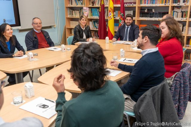 Ayuntamiento y Comunidad intervendrán en Santa Lucía para combatir el absentismo escolar