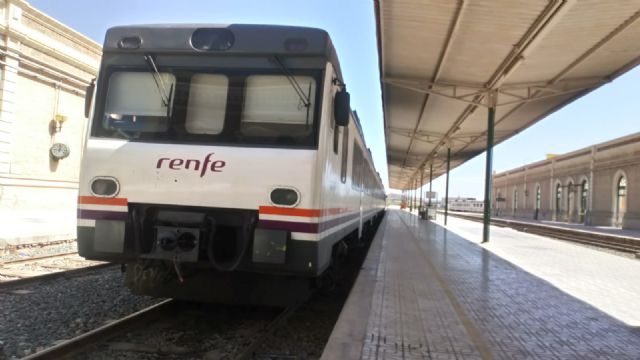 El curso universitario empieza con un tercio de los trenes de cercanías prometidos por la Comunidad