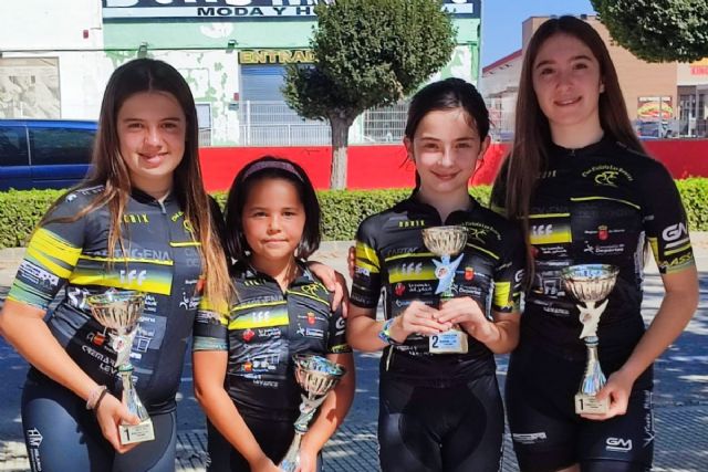 El club ciclista Los Dolores culmina la temporada con triunfos femeninos