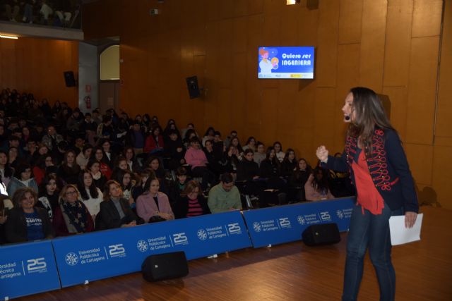 Quinientas jóvenes descubren en la UPCT referentes femeninos en Ingeniería