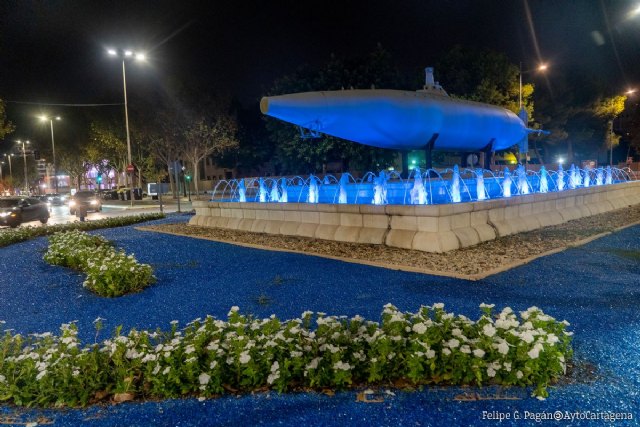 La fuente del Submarino Peral se ilumina de azul este sábado por el Día Mundial del Cáncer de Próstata