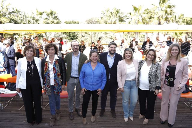 López Miras: 'En el PP creemos en un feminismo basado en la unidad y no en la pancarta y en la división'