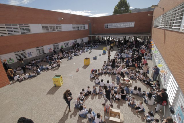 Los alumnos del colegio San Vicente de Paúl de Cartagena “le plantan cara al hambre”