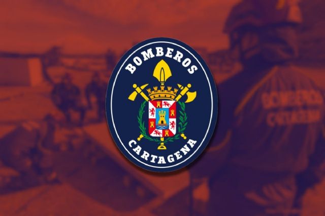 Bomberos de Cartagena intervienen en un incendio en Barriada Cuatro Santos