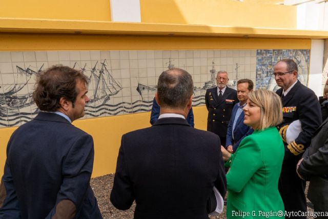 El Ayuntamiento recupera el mural cerámico original del submarino de Isaac Peral