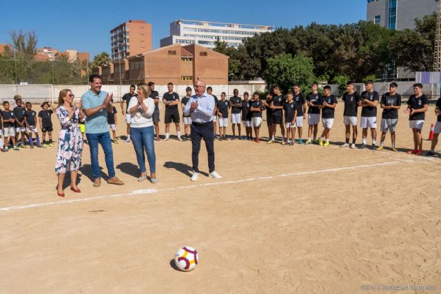 Las obras del Plan Césped renovarán la imagen de 12 campos de fútbol municipales