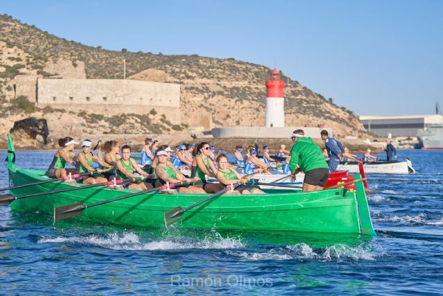 La VII Travesía a Remo Puerto de Cartagena, un éxito deportivo y solidario