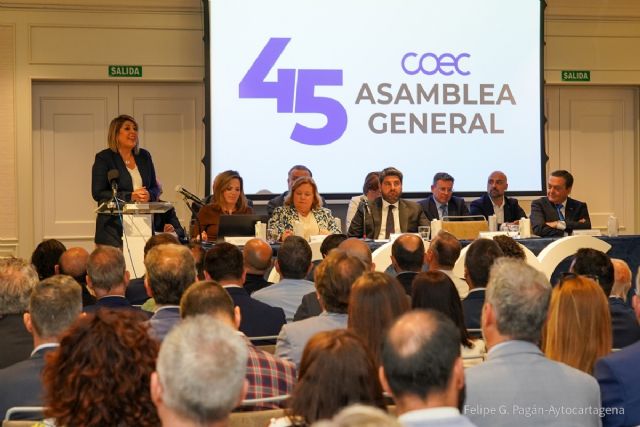 La alcaldesa anuncia reducciones fiscales extraordinarias para las empresas de Defensa