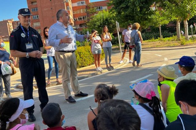 Niños y jóvenes de las Escuelas de Verano de Cáritas viven una jornada de convivencia en torno a la Seguridad Vial