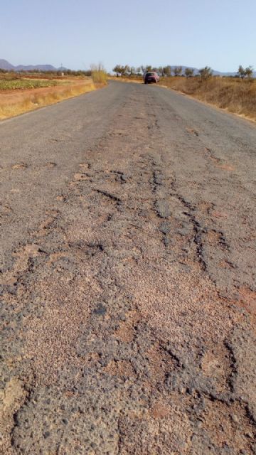 La zona oeste espera seis meses el arreglo de la carretera que une La Aljorra con Cuesta Blanca