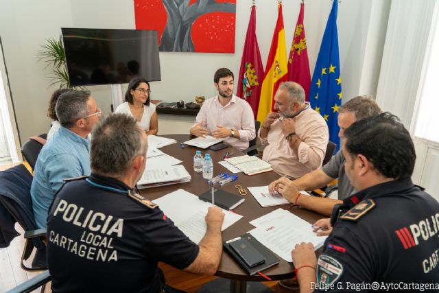 Policía Local, Educación y FAMPA trabajan para mejorar la seguridad en los accesos a los colegios