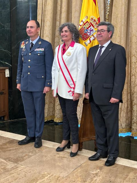 Beatriz Miguel distinguida con la Gran Cruz del Mérito Aeronáutico por el Ministerio de Defensa