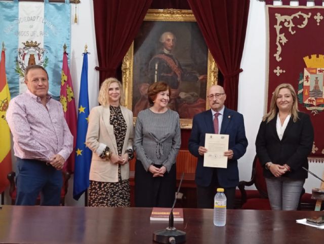 Cartagena recibe el legado de Vicente Ros donado por los herederos del pintor