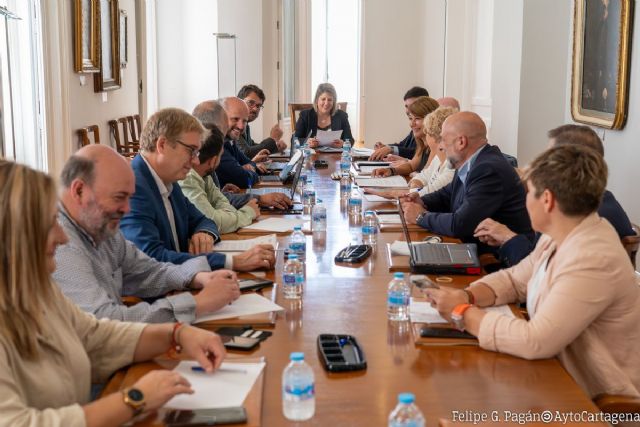 El Ayuntamiento inicia el proceso de funcionarización de medio centenar de empleados municipales